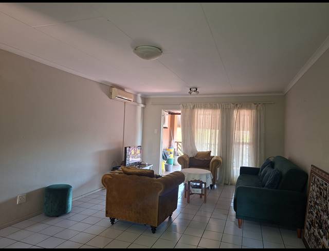 2 BEDROOM APARTMENT FOR SALE IN SAFARI GARDENS